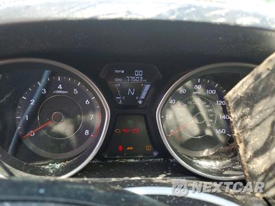 Zdjęcie 9 z 12 samochodu: 2013 HYUNDAI ELANTRA LIMITED VIN:5NPDH4AE5DH250712 - miniatura