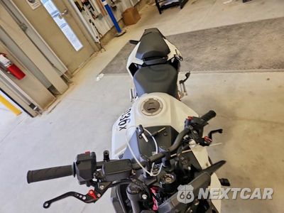 Piąte zdjęcie samochodu w środku: 2025 HONDA CB750 A VIN:JH2RH2408SK002681 - miniatura