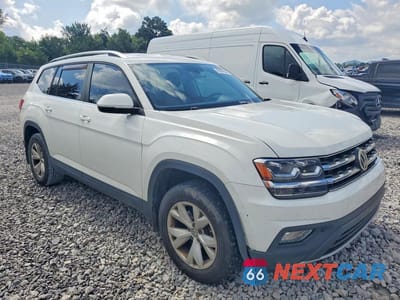 Czwarte zdjęcie samochodu z boku: 2018 VOLKSWAGEN ATLAS SE VIN:1V2CR2CA0JC521771 - miniatura