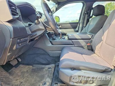 Zdjęcie 7 z 12 samochodu: 2025 TOYOTA TUNDRA SR5 VIN:5TFLA5DB2SX240311 - miniatura