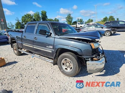 Czwarte zdjęcie samochodu z boku: 2003 CHEVROLET SILVERADO K2500 HEAVY DUTY VIN:1GCHK231X3F144606 - miniatura