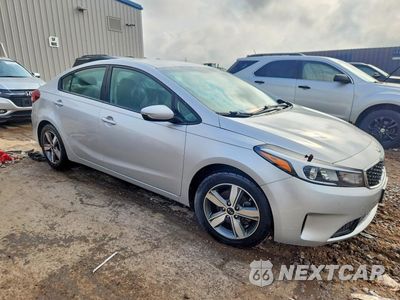 Czwarte zdjęcie samochodu z boku: 2018 KIA FORTE LX VIN:3KPFL4A74JE269597 - miniatura