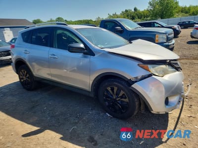 Czwarte zdjęcie samochodu z boku: 2015 TOYOTA RAV4 LE VIN:JTMBFREV2FJ050238 - miniatura
