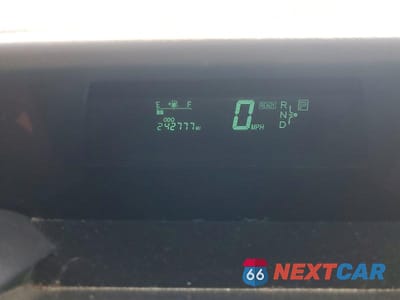 Zdjęcie 9 z 12 samochodu: 2005 TOYOTA PRIUS HYBR VIN:JTDKB20U250127244 - miniatura