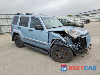 Czwarte zdjęcie samochodu z boku: 2012 JEEP LIBERTY SPORT VIN:1C4PJMAK0CW132650 - miniatura