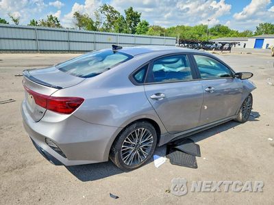 Trzecie zdjęcie samochodu z tyłu: 2023 KIA FORTE GT LINE VIN:3KPF54AD3PE580026 - miniatura