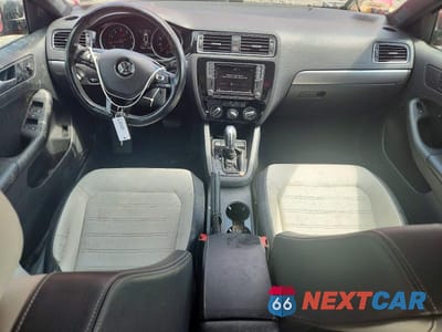 Zdjęcie 8 z 12 samochodu: 2017 VOLKSWAGEN JETTA SPORT VIN:3VWD17AJXHM397446 - miniatura