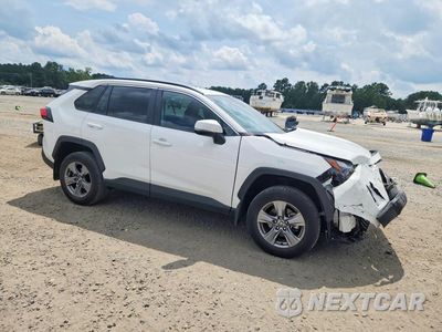 Czwarte zdjęcie samochodu z boku: 2024 TOYOTA RAV4 XLE VIN:2T3W1RFV5RC286064 - miniatura