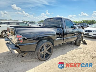 Trzecie zdjęcie samochodu z tyłu: 2001 GMC NEW SIERRA C1500 VIN:1GTEC14W41Z215704 - miniatura