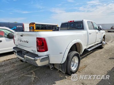 Trzecie zdjęcie samochodu z tyłu: 2025 RAM 3500 LARAMIE VIN:3C63RRJL3SG520151 - miniatura