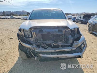 Piąte zdjęcie samochodu w środku: 2017 TOYOTA TACOMA SR5 V6 VIN:5TFCZ5AN5HX087598 - miniatura