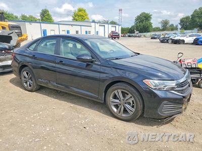 Czwarte zdjęcie samochodu z boku: 2024 VOLKSWAGEN JETTA SE VIN:3VW7M7BU9RM101508 - miniatura