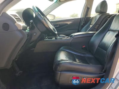 Zdjęcie 7 z 12 samochodu: 2014 LEXUS LS 460 VIN:JTHCL5EFXE5022496 - miniatura