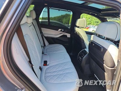 Zdjęcie 10 z 12 samochodu: 2026 BMW X5 XDRIVE50E VIN:5UX43EU07T9377360 - miniatura