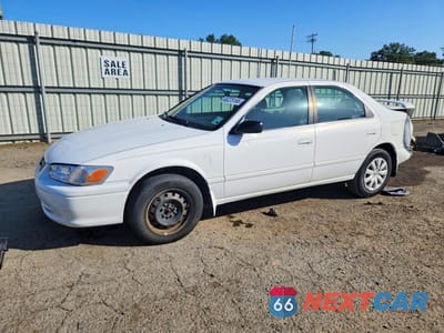 2000 TOYOTA CAMRY LE JT2BG22K2Y0403500 - główne zdjęcie licytacji z USA - miniatura