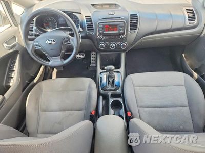 Zdjęcie 8 z 12 samochodu: 2018 KIA FORTE LX VIN:3KPFK4A74JE220385 - miniatura