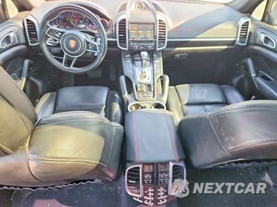 Zdjęcie 8 z 13 samochodu: 2016 PORSCHE CAYENNE VIN:WP1AA2A22GLA02336 - miniatura
