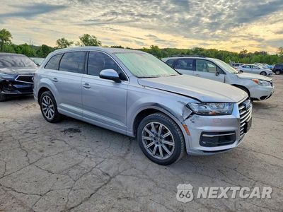Czwarte zdjęcie samochodu z boku: 2019 AUDI Q7 PREMIUM PLUS VIN:WA1LHAF70KD024384 - miniatura