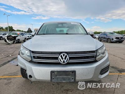 Piąte zdjęcie samochodu w środku: 2013 VOLKSWAGEN TIGUAN S VIN:WVGBV3AX1DW562897 - miniatura