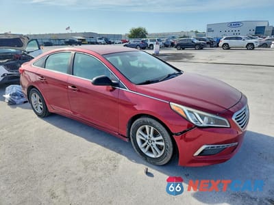Czwarte zdjęcie samochodu z boku: 2015 HYUNDAI SONATA SE VIN:5NPE24AF4FH203432 - miniatura