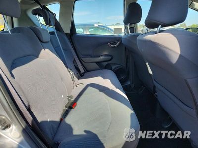 Zdjęcie 10 z 12 samochodu: 2010 HONDA FIT VIN:JHMGE8H27AC022404 - miniatura