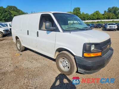 Czwarte zdjęcie samochodu z boku: 2017 CHEVROLET EXPRESS 3500 CARGO DELIVERY VAN VIN:1GCZGGFF8H1108301 - miniatura