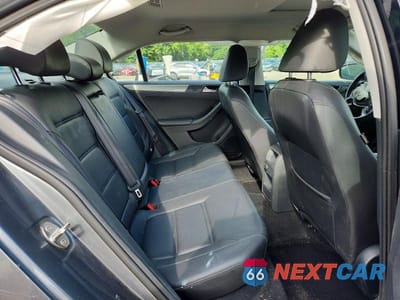 Zdjęcie 10 z 13 samochodu: 2017 VOLKSWAGEN JETTA SE VIN:3VWDB7AJ0HM315818 - miniatura