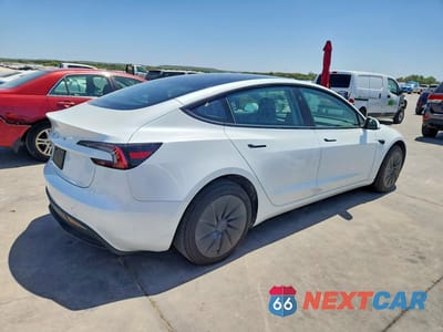 Trzecie zdjęcie samochodu z tyłu: 2026 TESLA MODEL 3 VIN:5YJ3E1EA3TF169957 - miniatura