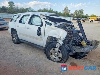 Czwarte zdjęcie samochodu z boku: 2011 CHEVROLET TAHOE C1500 LS VIN:1GNSCAE04BR230032 - miniatura