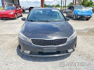 Piąte zdjęcie samochodu w środku: 2017 KIA FORTE S VIN:3KPFL4A77HE067654 - miniatura