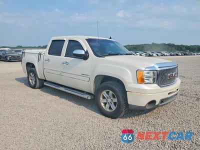 Czwarte zdjęcie samochodu z boku: 2011 GMC SIERRA K1500 DENALI VIN:3GTP2XE2XBG223835 - miniatura