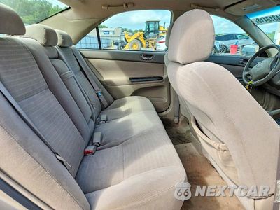 Zdjęcie 10 z 12 samochodu: 2005 TOYOTA CAMRY LE VIN:4T1BE32K05U062696 - miniatura