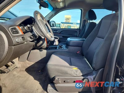 Zdjęcie 7 z 13 samochodu: 2011 CHEVROLET TAHOE C1500 LS VIN:1GNSCAE00BR388397 - miniatura