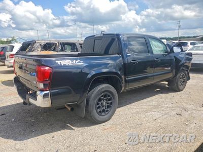 Trzecie zdjęcie samochodu z tyłu: 2020 TOYOTA TACOMA SR5 V6 VIN:3TMCZ5AN5LM303125 - miniatura