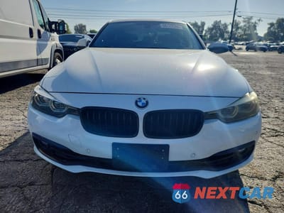 Piąte zdjęcie samochodu w środku: 2018 BMW 330 I VIN:WBA8B9G57JNU98184 - miniatura