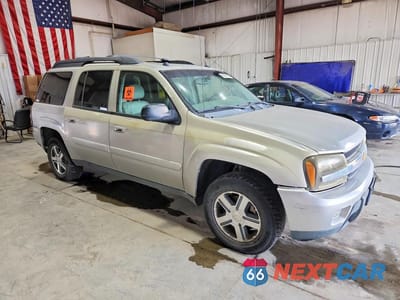 Czwarte zdjęcie samochodu z boku: 2005 CHEVROLET TRAILBLAZER EXT LS VIN:1GNET16M056202359 - miniatura