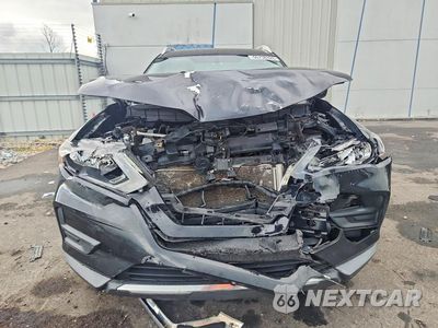 Piąte zdjęcie samochodu w środku: 2018 NISSAN ROGUE SV VIN:KNMAT2MV5JP610112 - miniatura