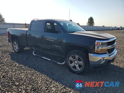 Czwarte zdjęcie samochodu z boku: 2018 CHEVROLET SILVERADO K1500 LT VIN:1GCUKREC8JF207804 - miniatura