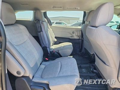 Zdjęcie 11 z 13 samochodu: 2022 TOYOTA SIENNA LE VIN:5TDKRKEC8NS129072 - miniatura