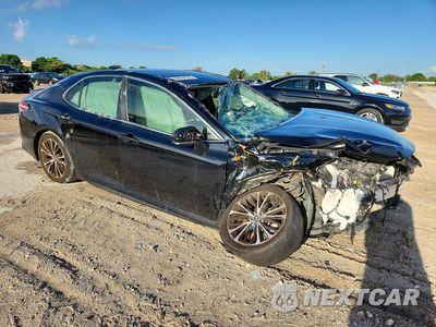 Czwarte zdjęcie samochodu z boku: 2020 TOYOTA CAMRY SE VIN:4T1G11AK5LU958142 - miniatura