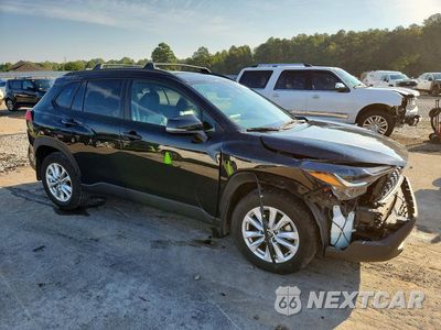 Czwarte zdjęcie samochodu z boku: 2024 TOYOTA COROLLA CROSS LE VIN:7MUBAAAG8RV075519 - miniatura