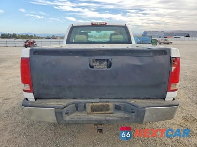Zdjęcie 6 z 12 samochodu: 2007 GMC NEW SIERRA C1500 VIN:2GTEC19C571590727 - miniatura