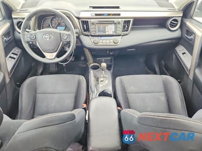 Zdjęcie 8 z 12 samochodu: 2015 TOYOTA RAV4 XLE VIN:2T3RFREV4FW403790 - miniatura