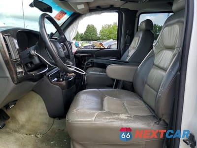 Zdjęcie 7 z 13 samochodu: 2002 GMC SAVANA RV G1500 VIN:1GDFG15R121190578 - miniatura