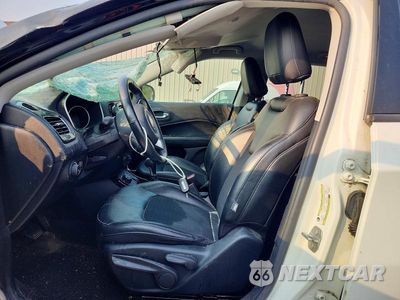 Zdjęcie 7 z 13 samochodu: 2019 JEEP COMPASS LATITUDE VIN:3C4NJDBB8KT696394 - miniatura