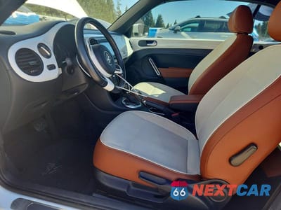 Zdjęcie 7 z 13 samochodu: 2017 VOLKSWAGEN BEETLE S/SE VIN:3VW517AT6HM821467 - miniatura