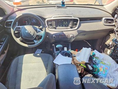 Zdjęcie 8 z 13 samochodu: 2019 KIA SORENTO L VIN:5XYPG4A30KG541573 - miniatura