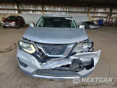 Piąte zdjęcie samochodu w środku: 2017 NISSAN ROGUE S VIN:KNMAT2MTXHP514260 - miniatura
