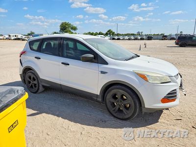 Czwarte zdjęcie samochodu z boku: 2016 FORD ESCAPE S VIN:1FMCU0F71GUB36920 - miniatura