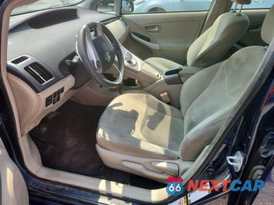 Zdjęcie 7 z 12 samochodu: 2015 TOYOTA PRIUS TWO VIN:JTDKN3DU9F0416808 - miniatura